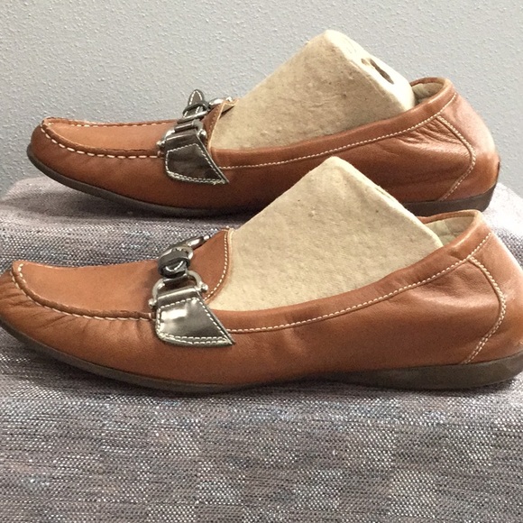 AGL woman’s size 8 leather loafer - Picture 1 of 7